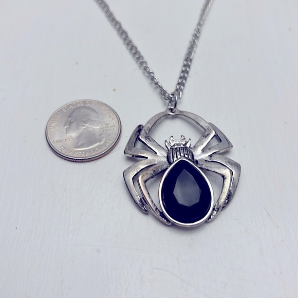 Vintage Black Widow Spider 20 inch Necklace - Picture 3 of 4